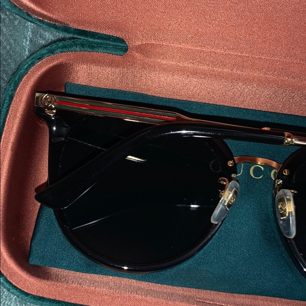 Sunglasses - Picture 2 of 7